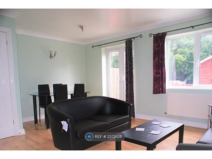 4 Bedroom Terraced House To Rent In Hill View, Bristol, BS16
