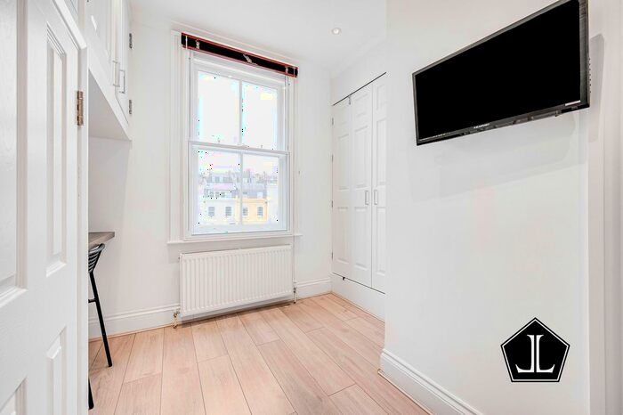 Studio To Rent In Hogarth Road, London, SW5