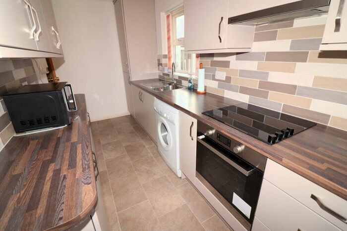 1 Bedroom Bungalow To Rent In Bankfoot, Badgers Dene, RM17