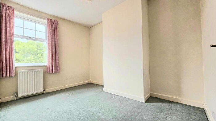3 Bedroom Terraced House For Sale In Stourbridge, Wollaston, Vicarage Road, DY8