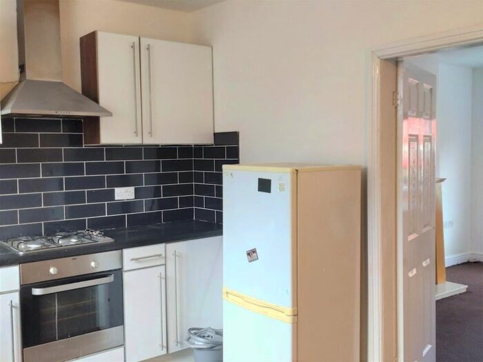 2 Bedroom Property To Rent In Cambridge Street, South Elmsall, Pontefract, WF9