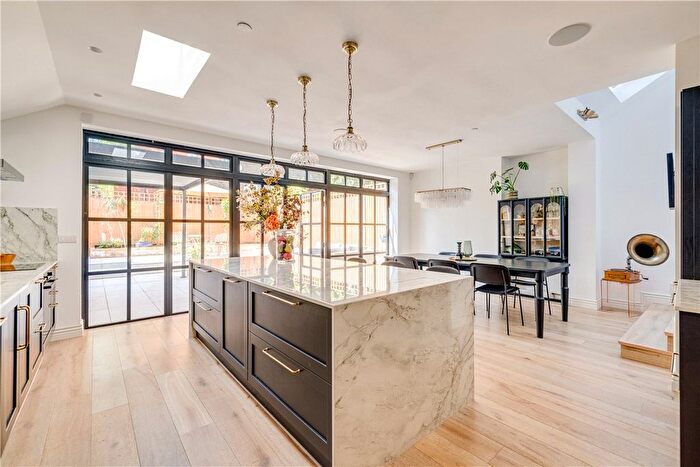 6 Bedroom Terraced House For Sale In Acton Lane, London, W4