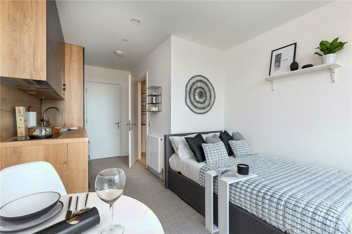 Studio To Rent In Woodlands Road, Harrow, Middlesex, HA1