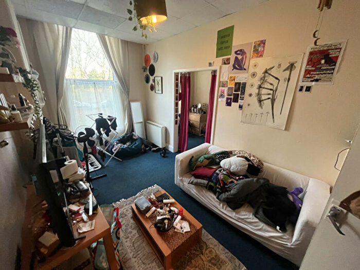 1 Bedroom Terraced House To Rent In Moorland Road, Leeds, West Yorkshire, LS6