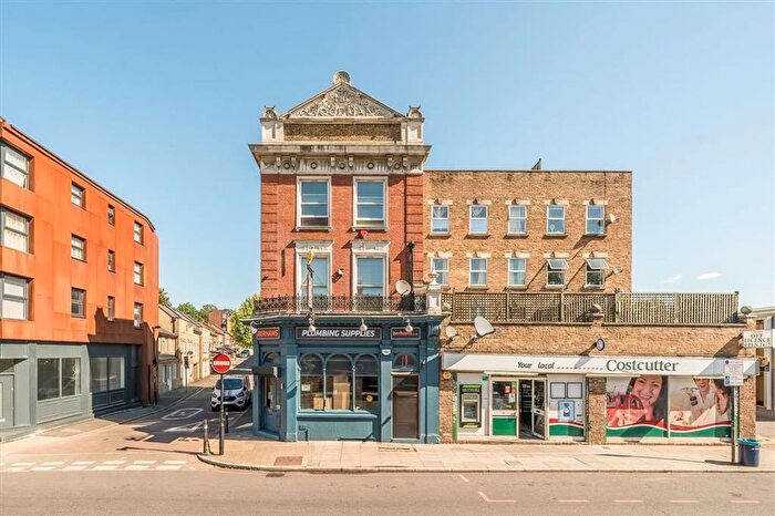 2 Bedroom Flat To Rent In Lee High Road, Lee, SE13