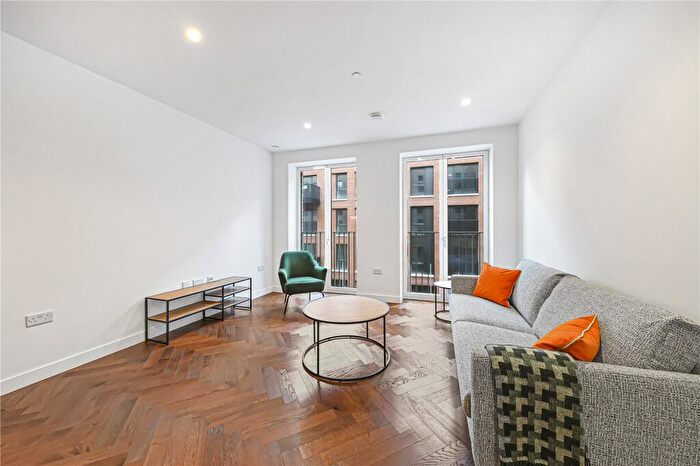 2 Bedroom Apartment To Rent In Ribbon Lane, London, NW2