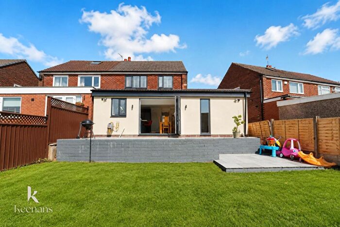 3 Bedroom Semi-Detached House For Sale In Hulme Road, Bolton, BL2