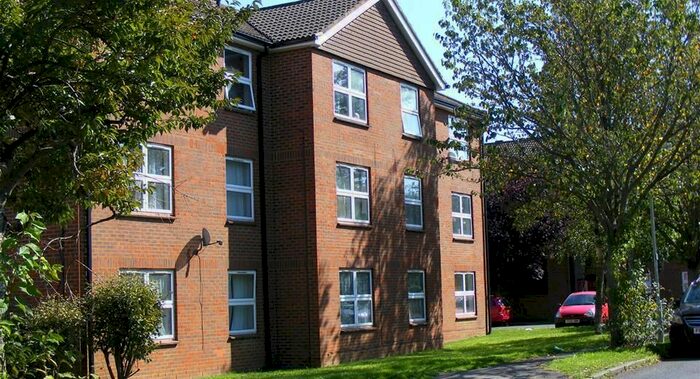 2 Bedroom Flat To Rent In Broadwater Crescent, Welwyn Garden City, AL7