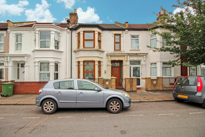 4 Bedroom Terraced House To Rent In Kitchener Road, Forest Gate / Upton Park, E7