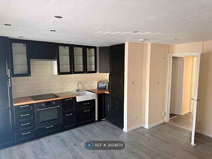 1 Bedroom Flat To Rent In Bunkers Hill Lane, Bilston, WV14