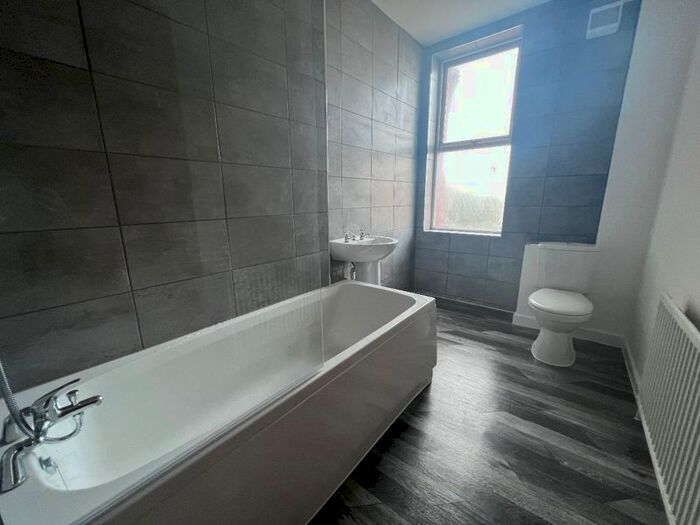 1 Bedroom Flat To Rent In South Road, Waterloo, Liverpool, L22