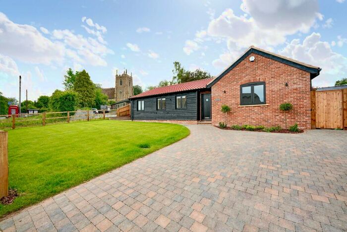 3 Bedroom Bungalow For Sale In Abbotsley, St. Neots, Cambridgeshire, PE19