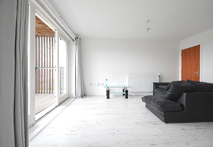 1 Bedroom Flat To Rent In Samuel Garside House, Barking, IG11