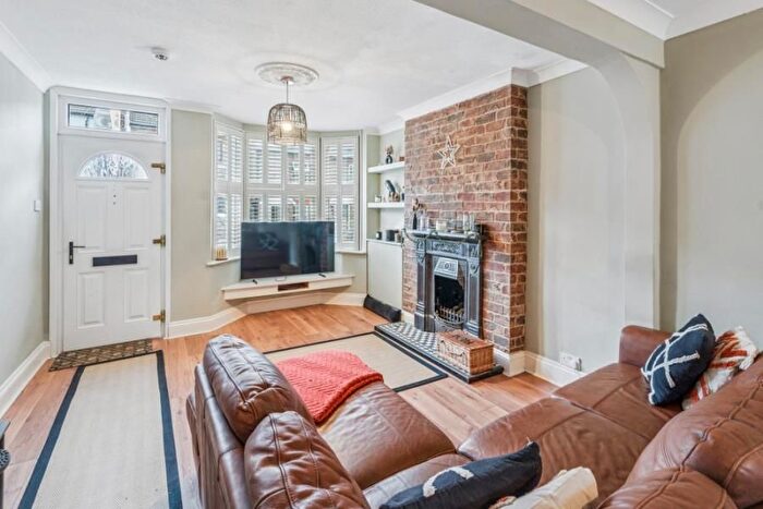 3 Bedroom End Of Terrace House To Rent In Puller Road, Boxmoor, HP1