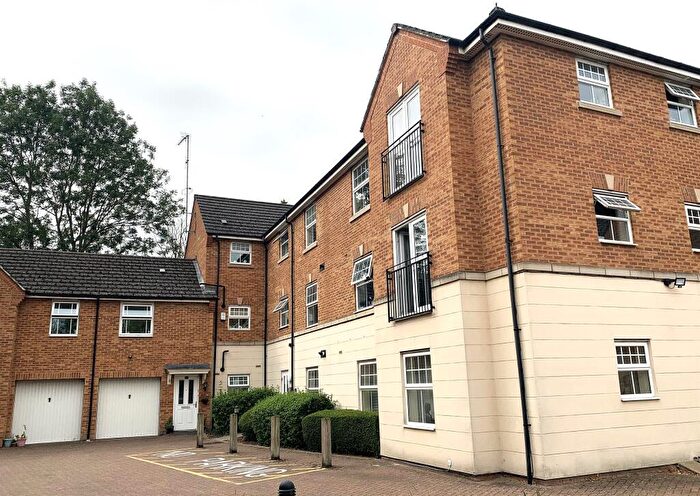 2 Bedroom Flat For Sale In Weller Mews, Enfield, EN2