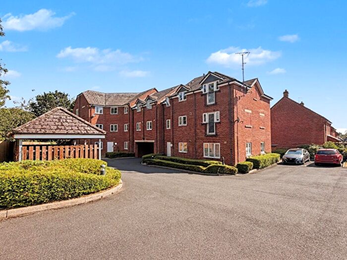 2 Bedroom Apartment For Sale In Dennetts Close, Daventry, NN11