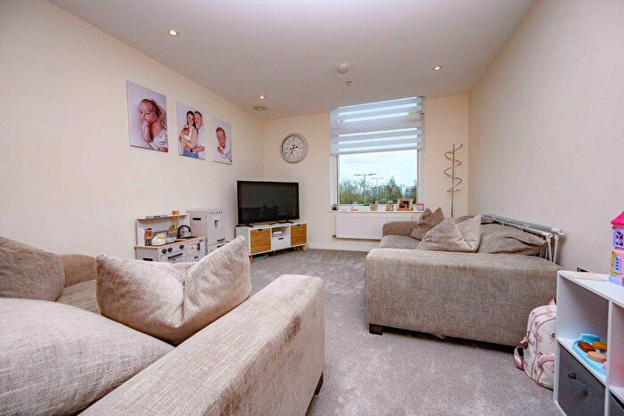2 Bedroom Flat For Sale In Liberty House, Bessemer Road, Welwyn Garden City, AL7