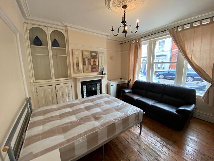 1 Bedroom Terraced House To Rent In Colwyn Road, Abington, Northampton, NN1