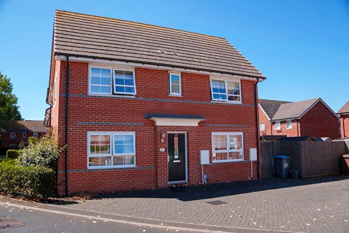 3 Bedroom Semi-Detached House For Sale In Walton Hall Drive, Felixstowe, IP11