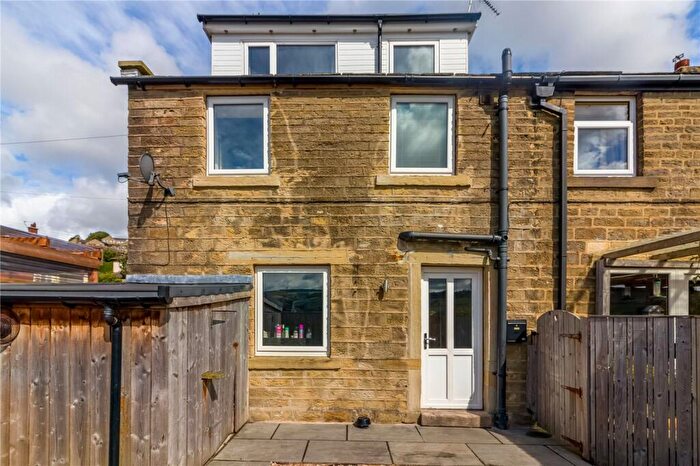 2 Bedroom Terraced House For Sale In Greenfield Road, Holmfirth, HD9