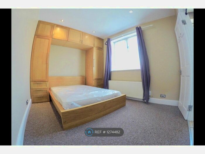 5 Bedroom Terraced House To Rent In Homefarm Road, London W7