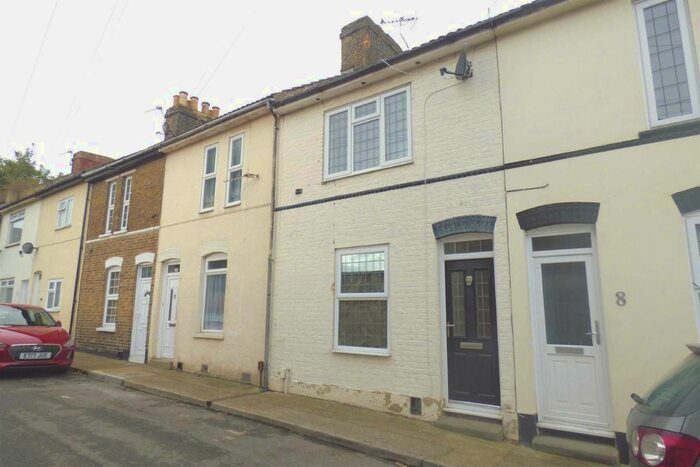 3 Bedroom Terraced House To Rent In West Street, Frindsbury, Rochester ME2