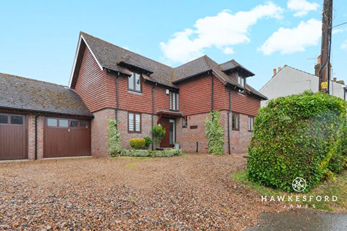 4 Bedroom Link Detached House For Sale In Cellar Hill, Lynsted, ME9