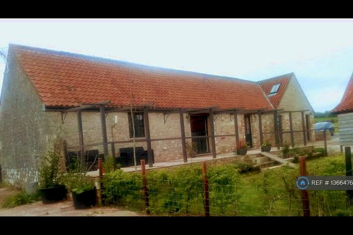 3 Bedroom Semi-Detached House To Rent In Regil, Bristol, BS40