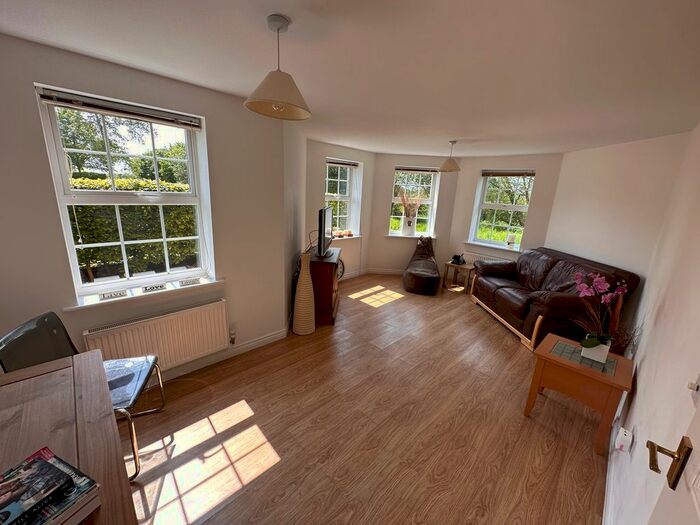 2 Bedroom Flat To Rent In Weir Close, Wigston, LE18