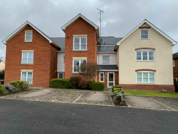 2 Bedroom Apartment To Rent In Eastwood Road, Rayleigh, Essex, SS6