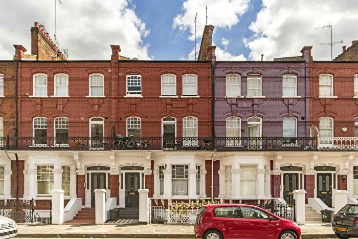 1 Bedroom Flat To Rent In Stonor Road, West Kensington, W14
