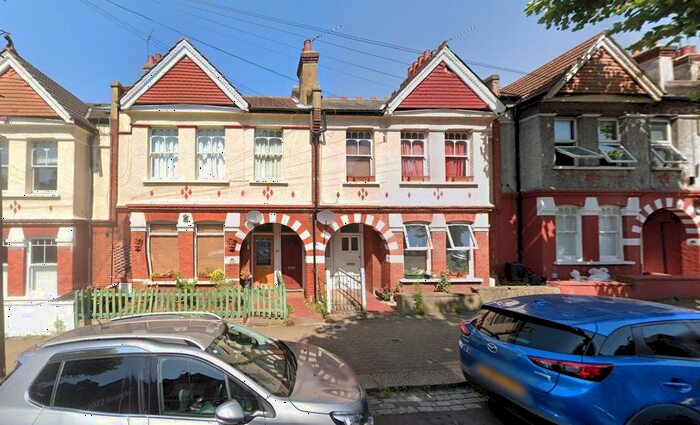 2 Bedroom Flat To Rent In Idlecombe Road, London, SW17