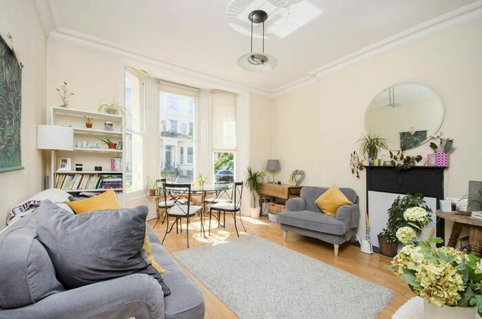 2 Bedroom Flat To Rent In Belgrave Gardens, St John's Wood, London, NW8