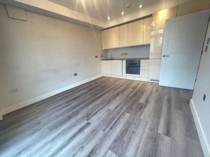 1 Bedroom Flat To Rent In Bridge Street, Hemel Hempstead, HP1