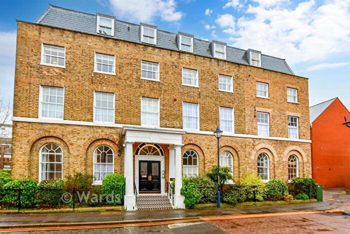 2 Bedroom Flat For Sale In High Street, Hythe, Kent, CT21