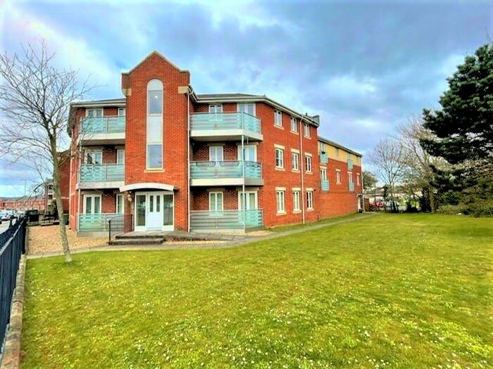2 Bedroom Flat To Rent In Heraldry Way, Exeter, EX2