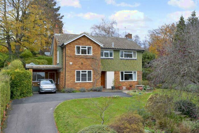 4 Bedroom Detached House For Sale In Guildown Road, Guildford, GU2