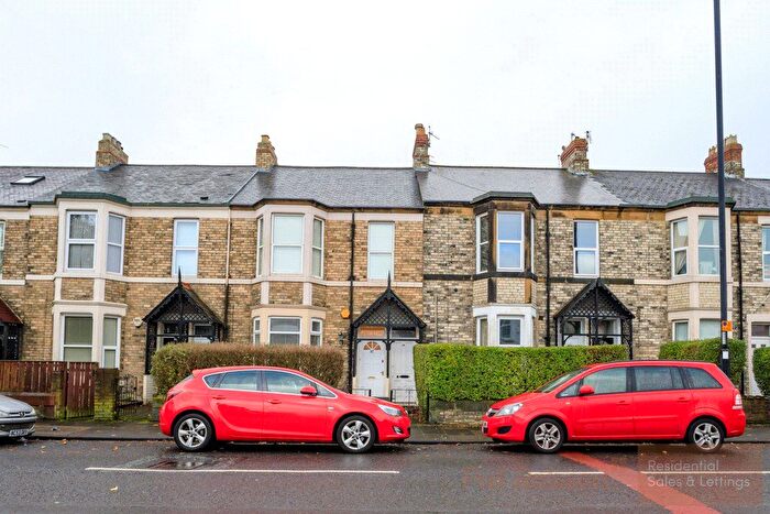 2 Bedroom Flat To Rent In Salters Road, Gosforth, Newcastle Upon Tyne, NE3