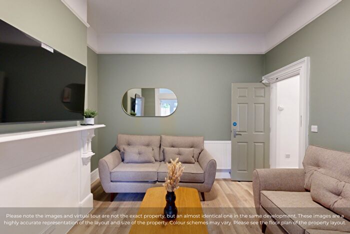 5 Bedroom House To Rent In Manston Road, EX1