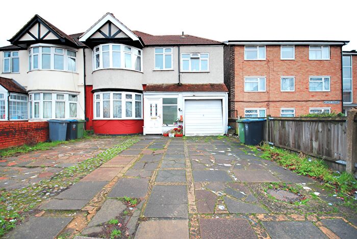 2 Bedroom Flat To Rent In Flat, Ealing Road, HA0