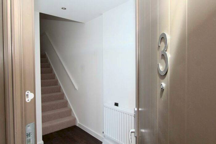 4 Bedroom Flat To Rent In Samuel Building Frobisher Yard, London, E16