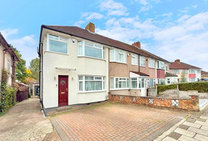 3 Bedroom End Of Terrace House For Sale In Stox Mead, Harrow, HA3