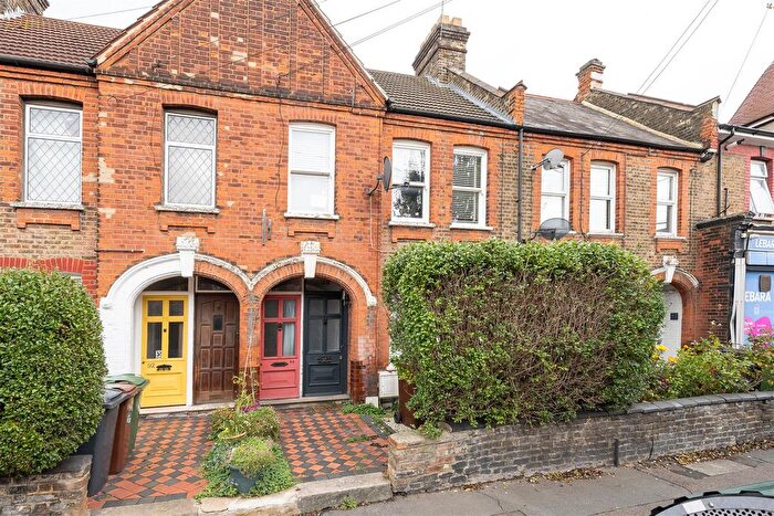 2 Bedroom Maisonette For Sale In Hibbert Road, Walthamstow, E17