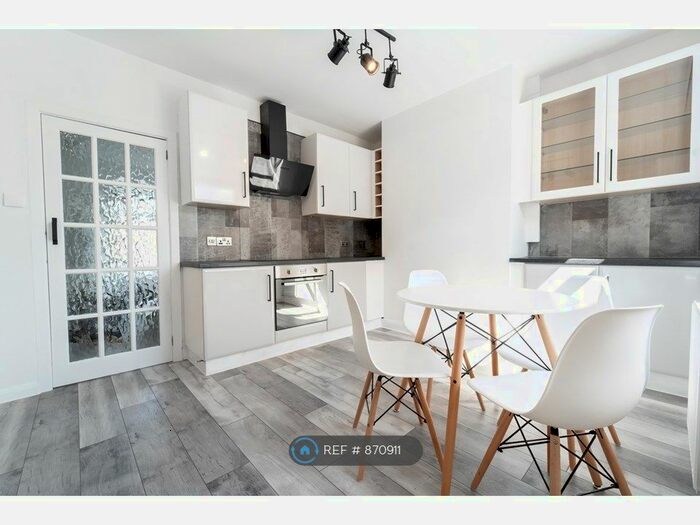 2 Bedroom Terraced House To Rent In Ravensknowle Road, Huddersfield, HD5