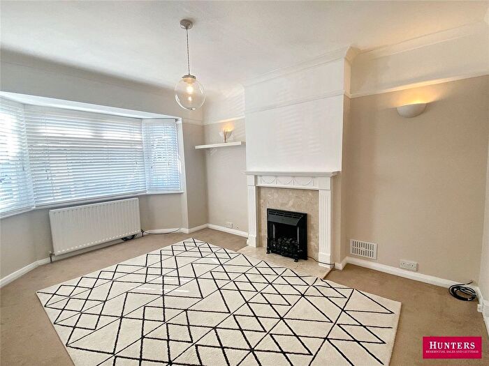 2 Bedroom Maisonette To Rent In Hadley Road, Barnet, EN5