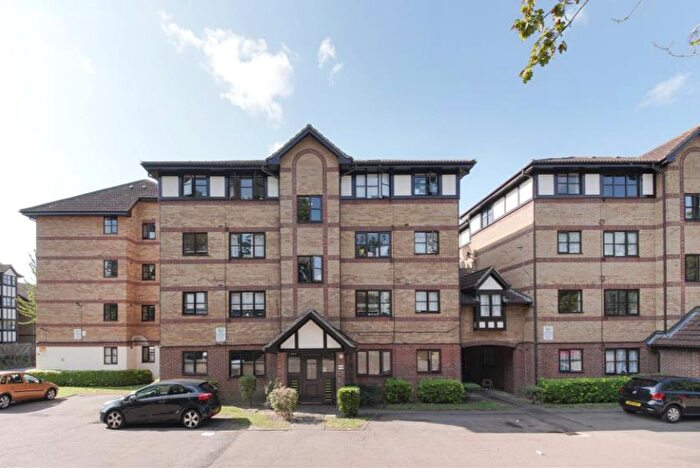 1 Bedroom Flat To Rent In Somerset Gardens, White Hart Lane, London, N17