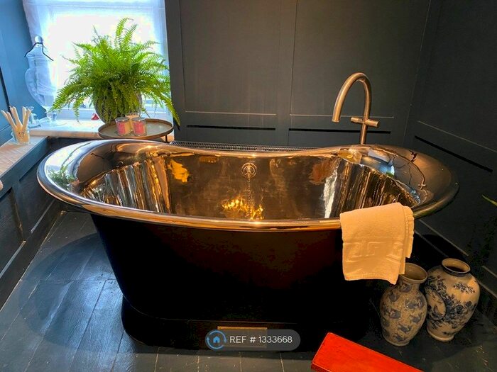 1 Bedroom Flat To Rent In Royal Buildings, Penarth, CF64