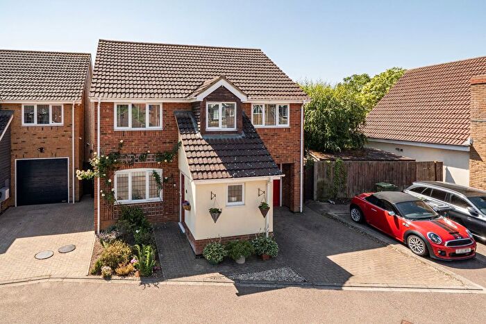 4 Bedroom Detached House For Sale In Midland Gardens, Shefford, SG17