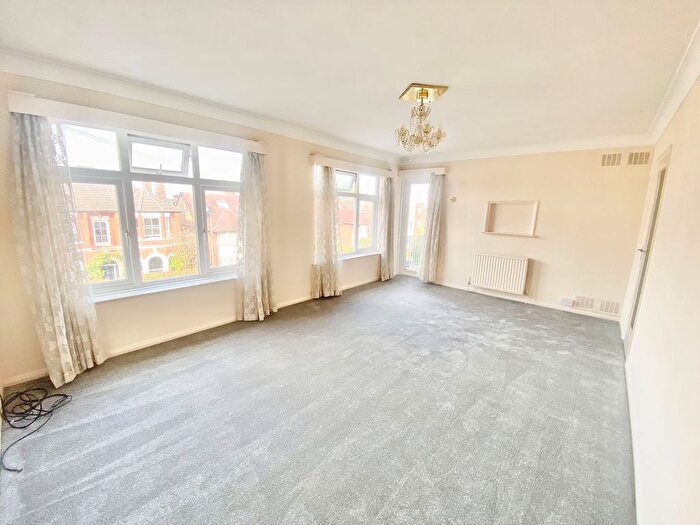 2 Bedroom Flat To Rent In Warwick Road, Barnet, EN5