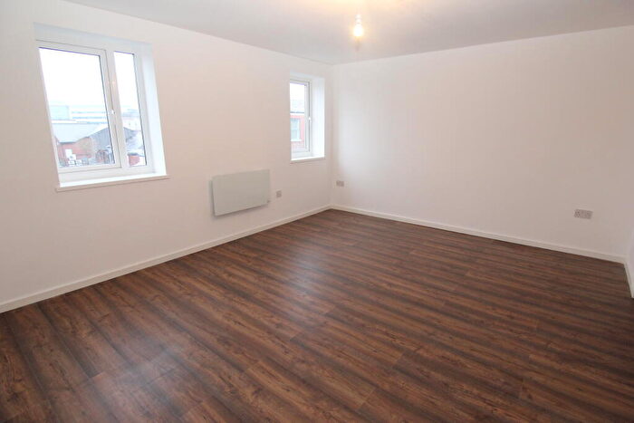 1 Bedroom Flat To Rent In Ashton-under-Lyne, OL6